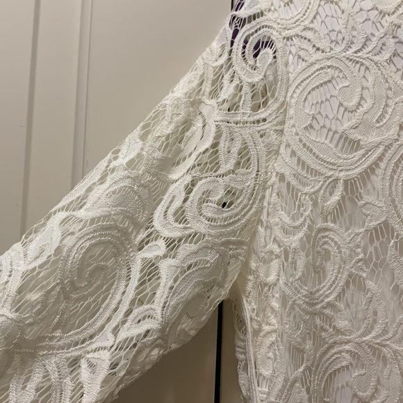 Adrianna Papell White Lace, Sheer 3/4 length sleeve, White underlay, Size L - Picture 11 of 11